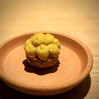 マンサルヴァ - とうもろこしの甘さ、フォワグラのコク、カリッとしたタルト生地。
                    相変わらずの、天才アミューズ！
                    こんなに美味しかったっけ？(^^)
