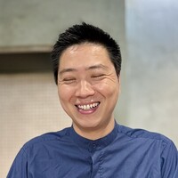 馳走西健一 - ご主人の西シェフは、広島でフレンチを学びフランスに渡欧、その後地元の「馳走 2924」を経て、サスエ前田さんの魚に惚れ込み2022年に「西健一」をオープン