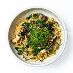 おいしいパスタ - ほうれん草ときのことしそのパスタ