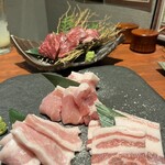 極み焼肉ホルモン 清司 - 