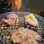 極み焼肉ホルモン 清司 - 