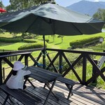 赤い屋根の売店 - 