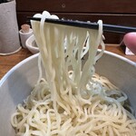 麺屋吉左右 - 麺リフトアップ