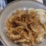 ゆで太郎 もつ次郎 - 野菜かき揚げ丼 玉ねぎがいまいちに