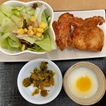 中国料理　大笑 - 唐揚げ、サラダ、漬物