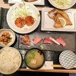 黒さわ - 日替定食