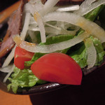 炭火焼肉 あもん - ローストビーフ＆サラダ　ズームアップ