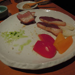 炭火焼肉 あもん - ハチノスのジェノベーゼ・ベーコン・鴨葱・パプリカ