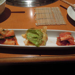 炭火焼肉 あもん - キムチ盛り合わせ