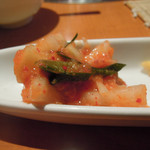 炭火焼肉 あもん - キムチ盛り合わせ　ズームアップ