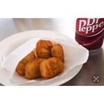 黄金飯店 - 黄金ナゲット(タンドリーチキン風味ナゲット)
5個300円ドクターペッパーとのセットなら400円と
100円お得です。