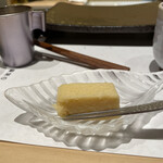 鮨屋のうおきん - デザートはマンゴーのケーキ