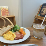 サンドイッチとコーヒー アンペア - 