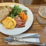 サンドイッチとコーヒー アンペア - 