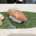 根室花まる - 本鮪とろたく握り