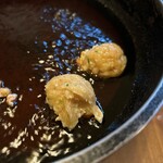 じどりや 穏座 - つくね投入