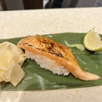 根室花まる - 炙りとろサーモン焦がし醤油