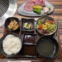 近江牛専門店 万葉 まえだ亭 - 