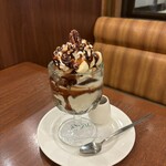 ロイヤルホスト - 食後のパフェ