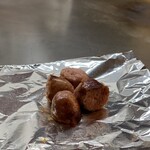 鉄板 づっち - ピリ辛ソーセージはカットしていただきました