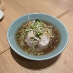 駅前ラーメン　ひげ - 