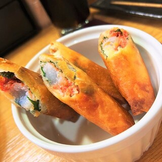 お酒と相性抜群！おすすめメニュー「EMC春巻き」