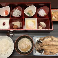 日本料理 初海 - 
