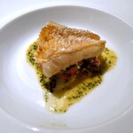 Auberge de Primavera - 山口県産アマダイ若狭仕立て 香草のソース シプレー、バター、トマト、蕪