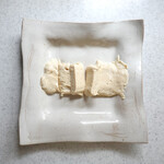 東京 芝 とうふ屋うかい - 生湯葉のカット面