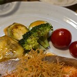 キッチン ブルー グローブ - 備え付け野菜のアップ