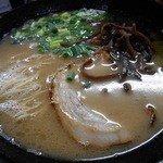 博多長浜らーめん ぼたん - ６５０えん『ラーメン (バリカタ)』2014.3