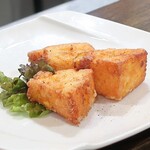 トリワイン ＰＩＫＯＳＨＨＨＵ - ポレンタと とうもろこしのフリット