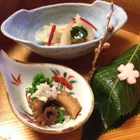 東京 芝 とうふ屋うかい - 菜の花と飯だこ、みる貝春菜酢浸し、鯛桜すし