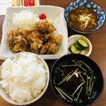 家庭料理居酒屋 よってって - ♪油淋鶏定食 ¥700