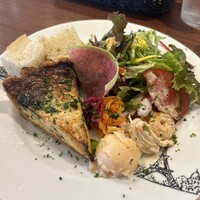 フタツボシ - ベーコンとほうれん草のキッシュプレート