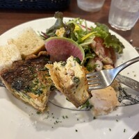 フタツボシ - ベーコンとほうれん草のキッシュプレート