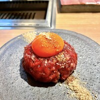 焼肉 黒田 - ④炙りユッケ
