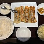 祥龍房刀削麺荘 - 