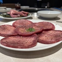 馬車道 de 焼肉 DOURAKU CORRIDA 北仲ブリック＆ホワイト店 - 