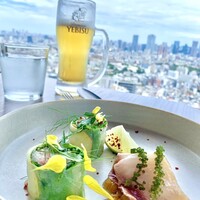 Longrain Tokyo - ヒラマサのマリネ、パイナップ、海ぶどう、生春巻き、サーモン、ミョウガ、フェンネル。