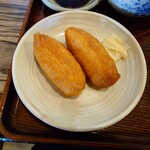 そば居酒屋 楽 - ▷稲荷
甘みシッカリ目で味わいは美味しいけれど
酢飯は少し、パサついている印象

ご飯の炊き方なのかねえ❔