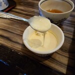 そば居酒屋 楽 - クリーミーな液体のプリン❔杏仁豆腐❔な味わい
好みな味わいで美味しい