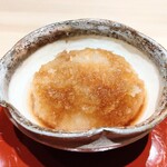 焼鳥 喜多村 - 箸休め、大根おろし上の出汁醤油をかけて