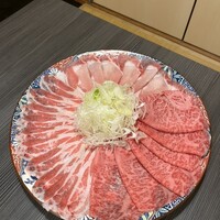 しゃぶしゃぶ 吟半 お台場店 - しゃぶしゃぶ肉(国産牛特上ロース＆鹿児島県産六白黒豚)