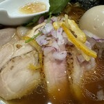 淡麗醤油らぁ麺 鶏松 - 