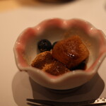 赤坂 鮨 天ぷら 祇園いわい - わらび餅とブルーベリー