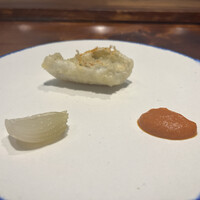 馳走西健一 - 泳がせ疣鯛 （静岡県駿河湾産）フリット
                    焼きペコロス＆トマトピューレソース添え