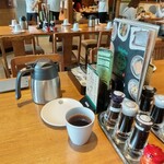 添好運 日比谷店 - サービス料がかかりますが、お茶が無料なので助かります。