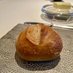 レストラン オオツ - 自家製パンとAOCパンプリー無塩バター