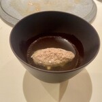 レストラン オオツ - ホロホロ鳥すね肉ミンチ ホロホロ鳥とすっぽんの スープ